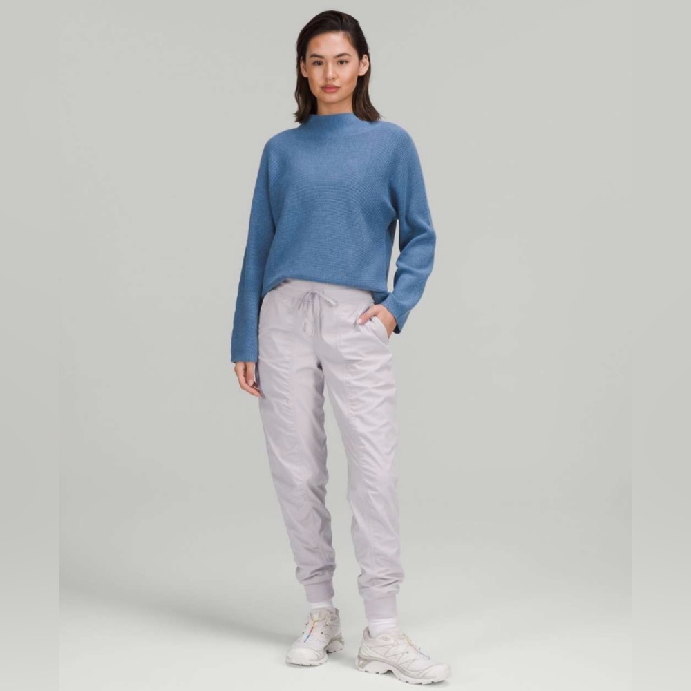 Lululemon Dance Studio Mid-Rise Lined Jogger Size 2